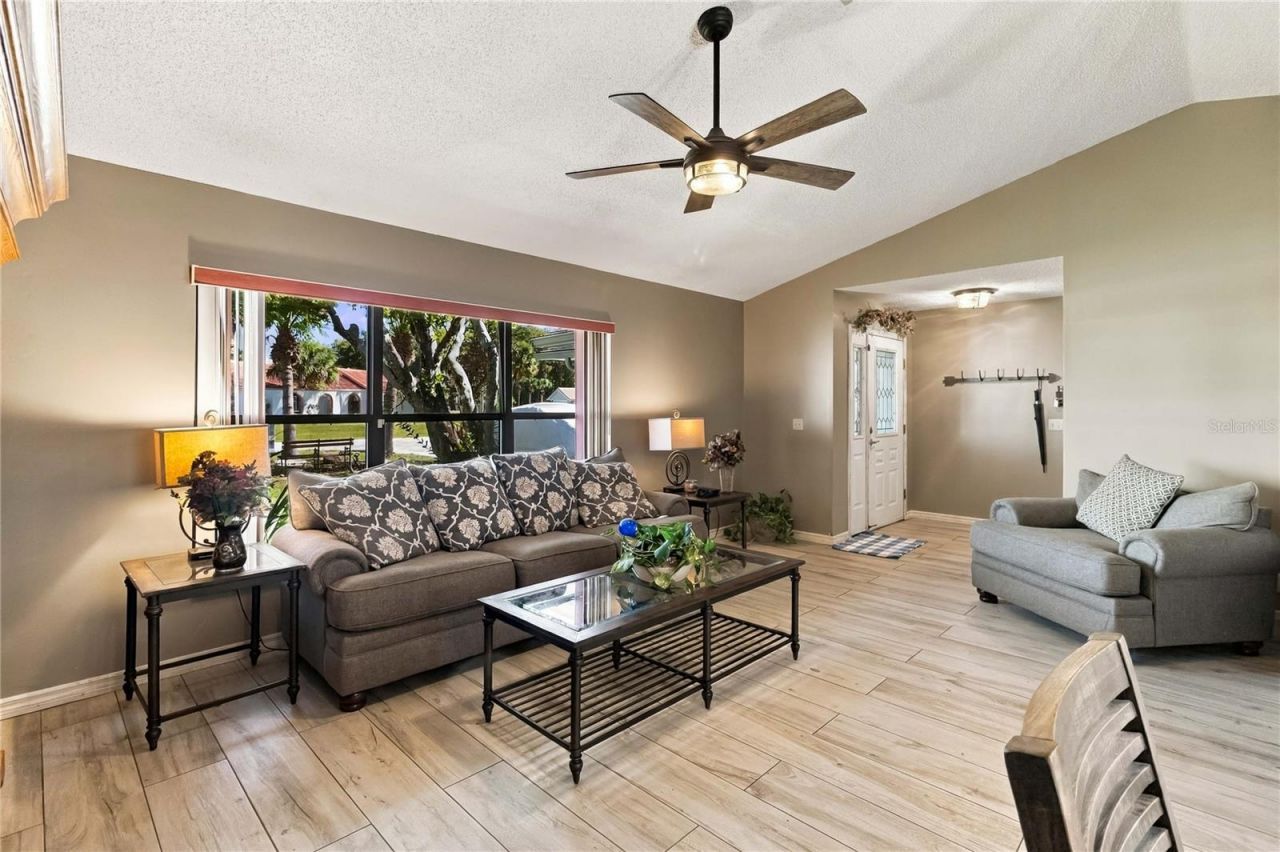 2490 Albany Drive , Kissimmee, FL 34758 Photo