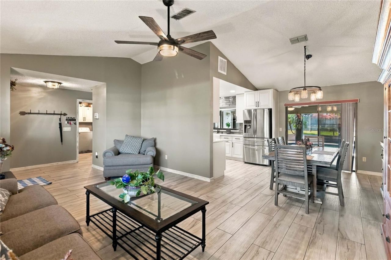 2490 Albany Drive , Kissimmee, FL 34758 Photo