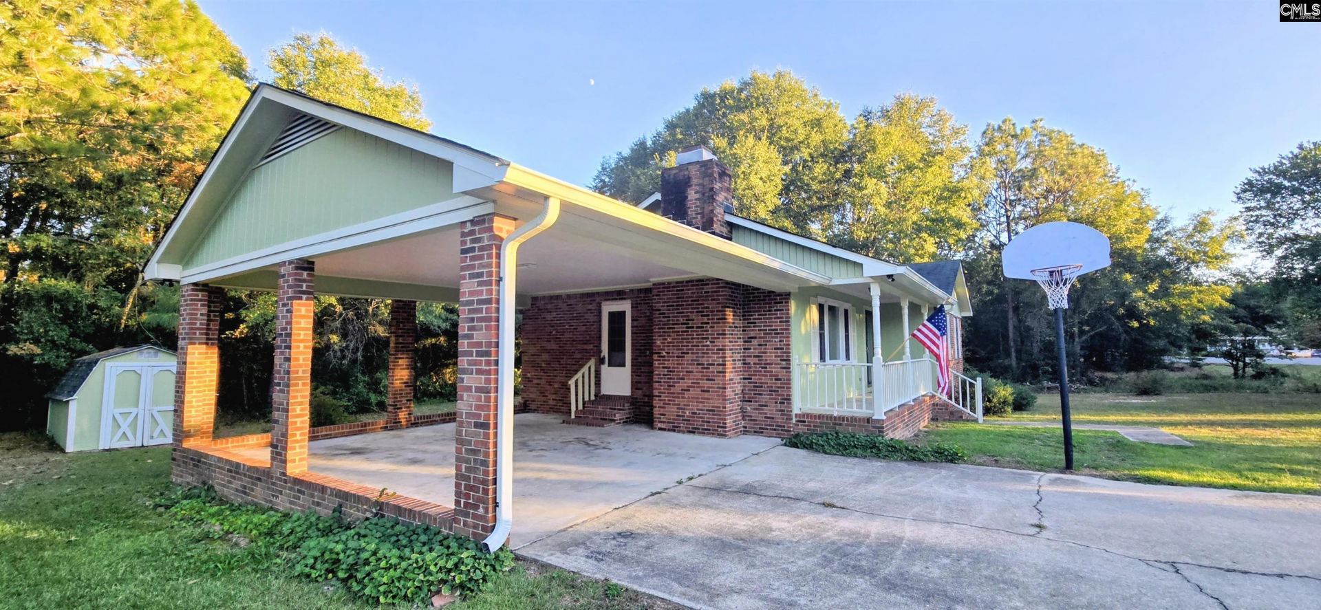 1051 Main Street  Photo 7