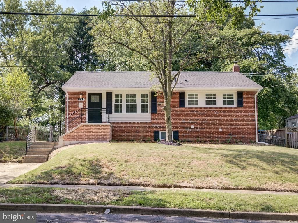 8324 DONOGHUE DRIVE, NEW CARROLLTON, MD 20784