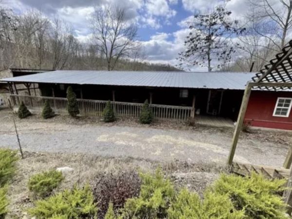 250 Possum Hollow Rd, Dowelltown, TN 37059