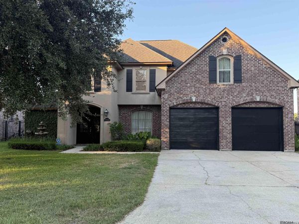 37206 St Marie Ave, Prairieville, LA 70769