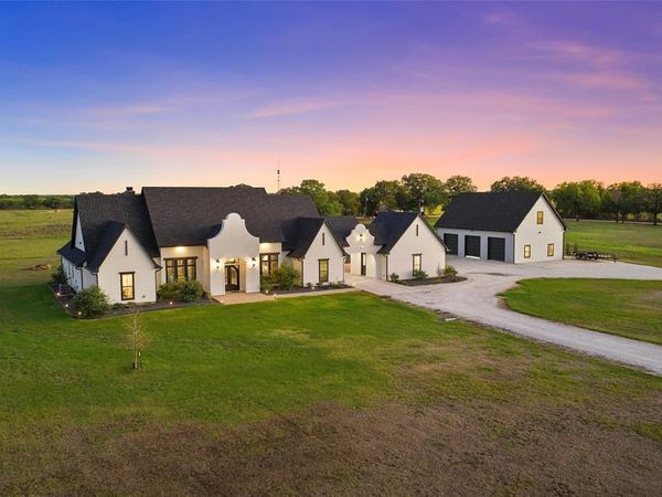 124 Private Road 3666 , China Spring, TX 76633