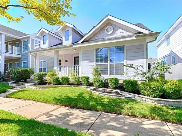 1417 Live Oak Lane , Savannah, TX 76227