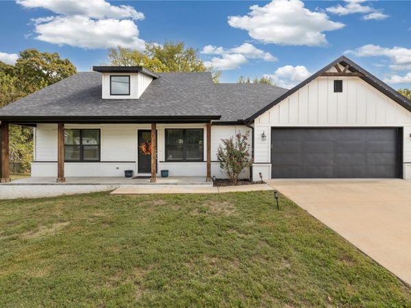 1164 Davis , Pea Ridge, AR 72751