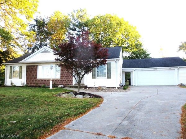 5900 E Pleasant Valley Road, Independence, OH 44131