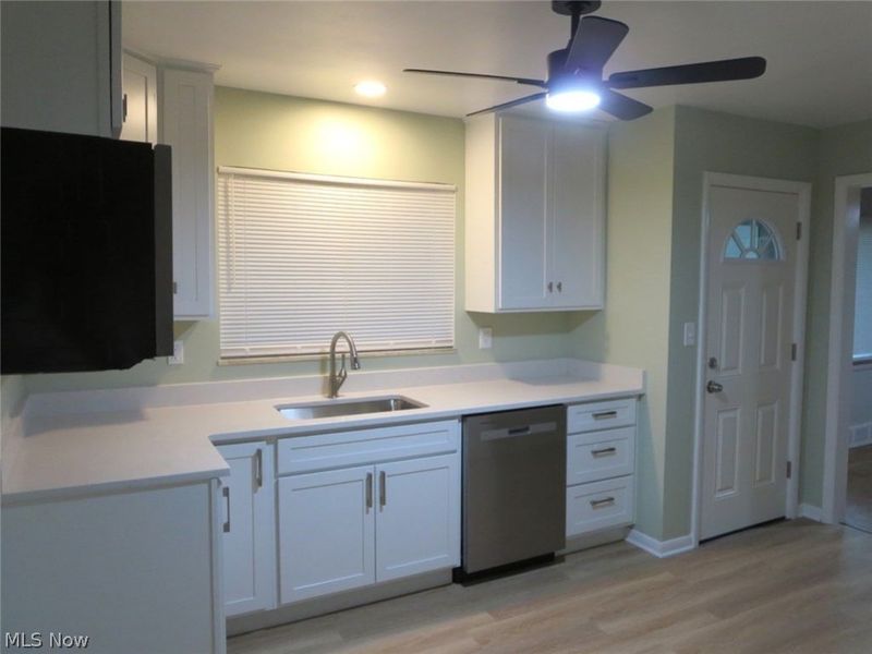 5900 E Pleasant Valley Road, Independence, OH 44131 Photo 12