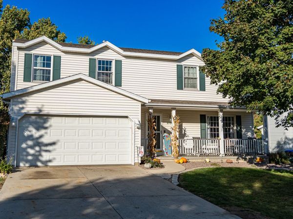 2706 Sandstone Street , Bloomington, IL 61704