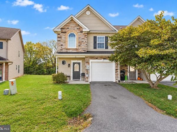 1230 EMILYS COURT , GREENCASTLE, PA 17225