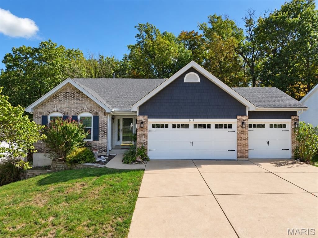 2415 Silver Lake Estates Drive , Pacific, MO 63069 Main Photo