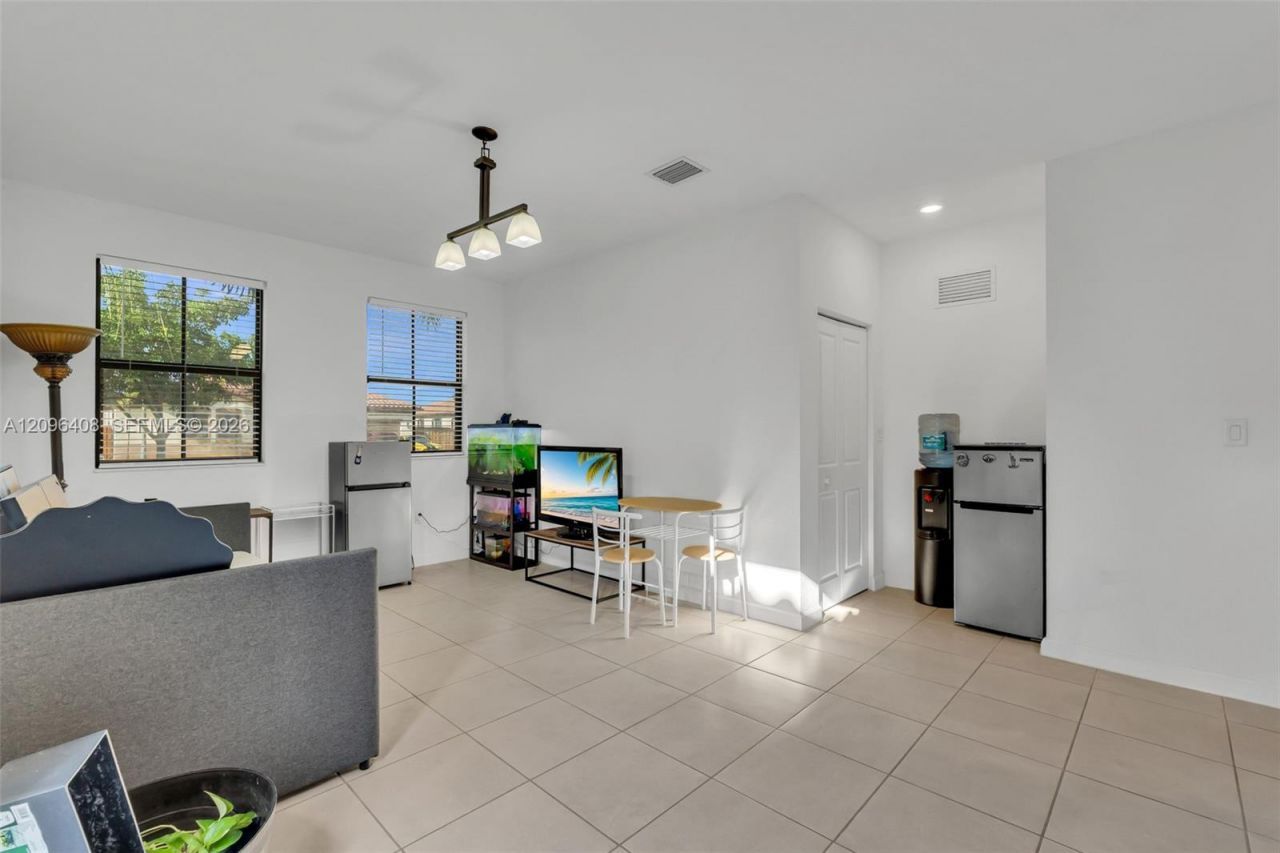 2620 SE 3rd St , Homestead, FL 33033 Photo