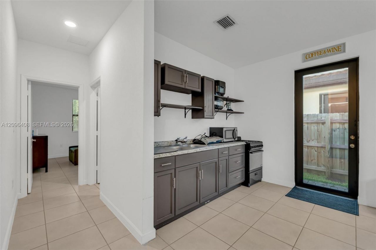 2620 SE 3rd St , Homestead, FL 33033 Photo