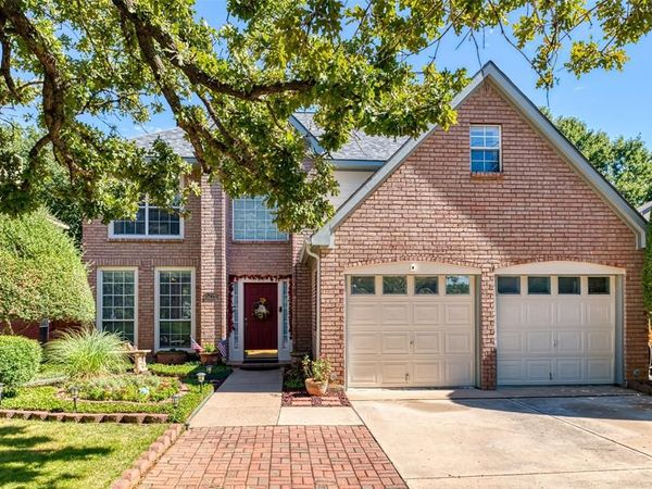 1706 Hood Lane , Grapevine, TX 76051