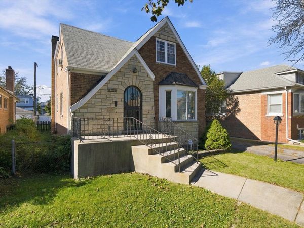 3440 N Oak Park Avenue, Chicago, IL 60634