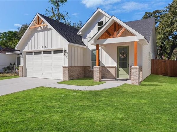 1125 Cleckler Avenue , Fort Worth, TX 76111