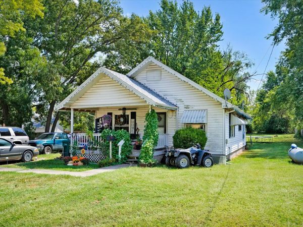 108 W Hickory Street , Bolivar, MO 65613