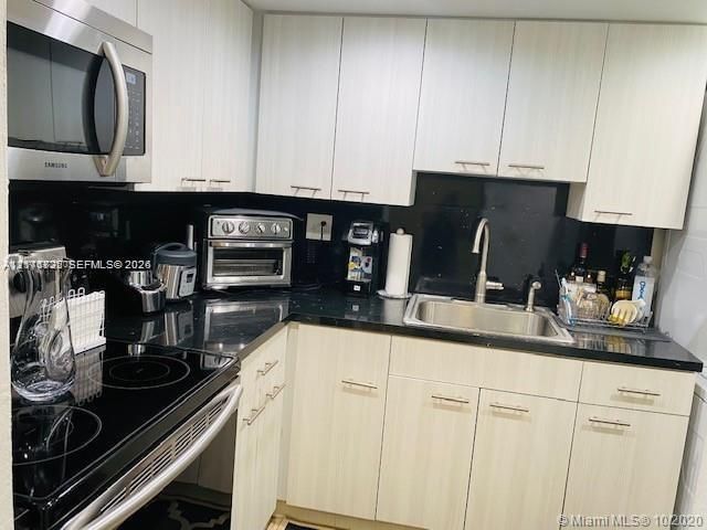 8611 SW 68th Ct , Unit 23, Pinecrest, FL 33156 Photo