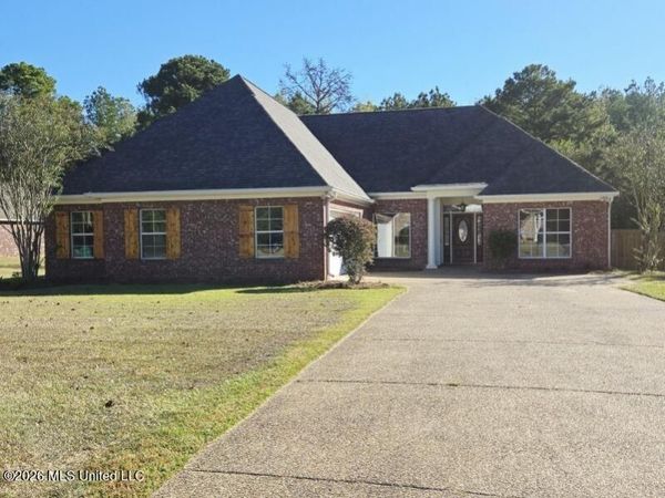 106 Rowan Oak Place, Terry, MS 39170