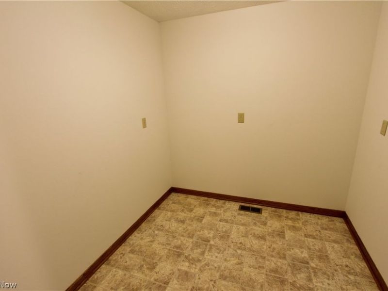 26420 West Road , Wellington, OH 44090 Photo 13