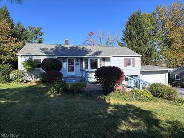 378 Park Avenue, Chardon, OH 44024