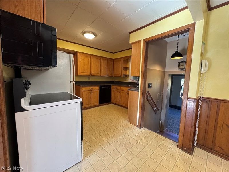 378 Park Avenue , Chardon, OH 44024 Photo 7
