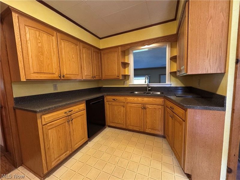 378 Park Avenue , Chardon, OH 44024 Photo 8