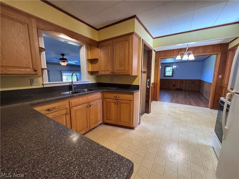 378 Park Avenue , Chardon, OH 44024 Photo 9