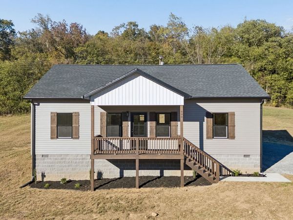 990 Wartrace Hwy, Pleasant Shade, TN 37145