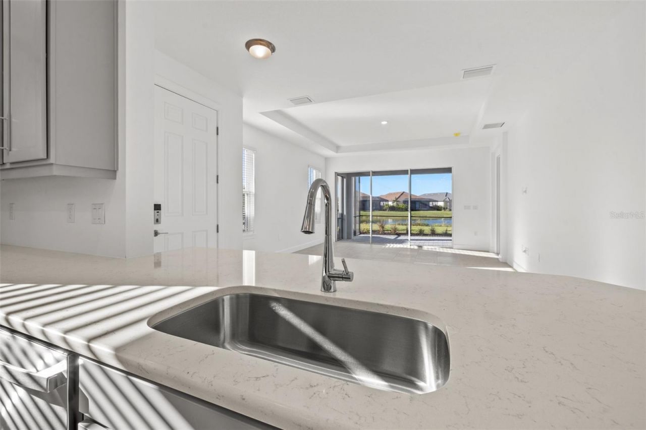 16117 Isola Place , Lakewood Ranch, FL 34211 Photo