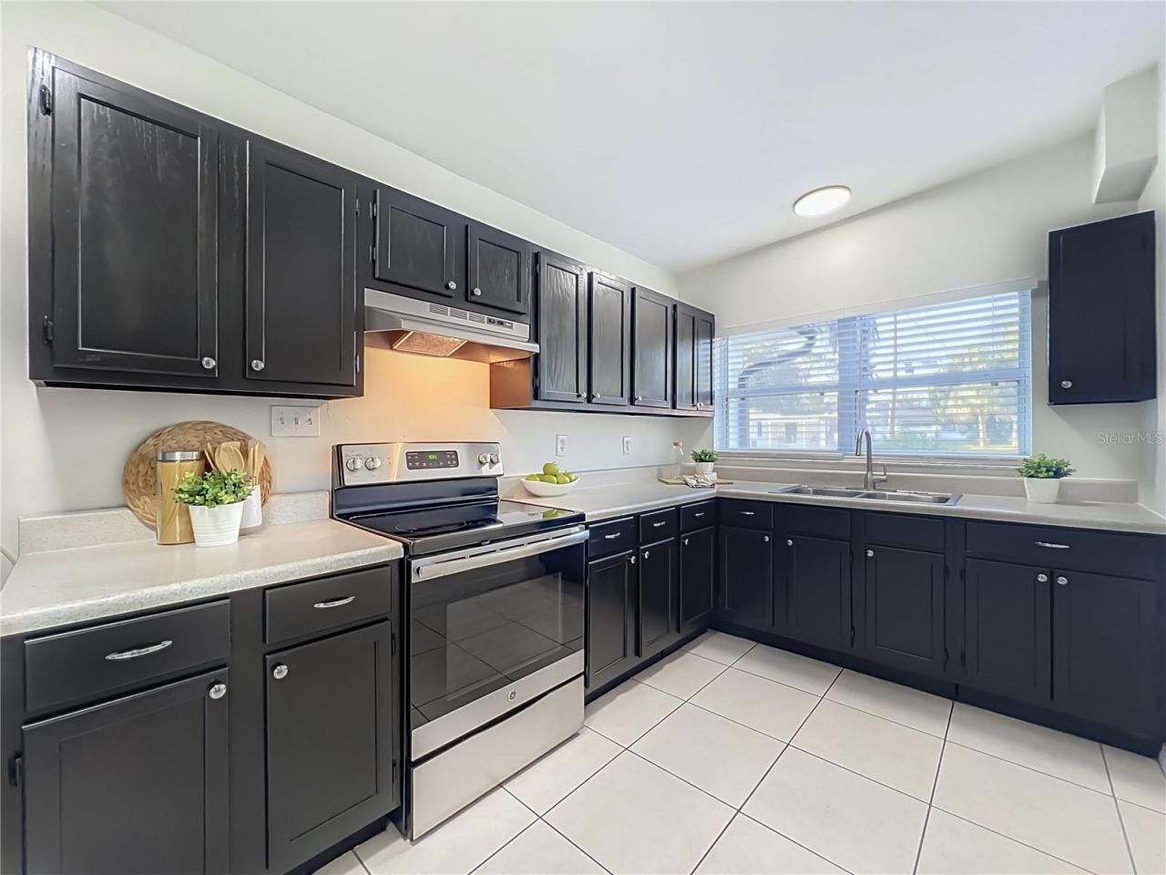 5939 Dogwood Drive , Orlando, FL 32807 Photo