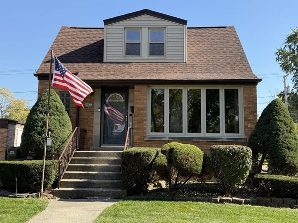 10937 S Tripp Avenue , Oak Lawn, IL 60453
