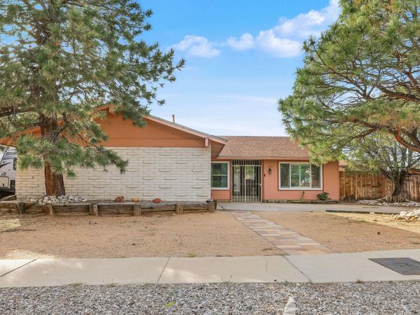 7041 Luella Anne Drive NE, Albuquerque, NM 87109