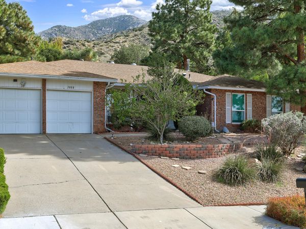 3808 Big Sky Drive NE, Albuquerque, NM 87111