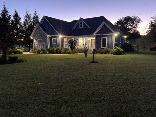 203 Oak Crest Dr , Sparta, TN 38583