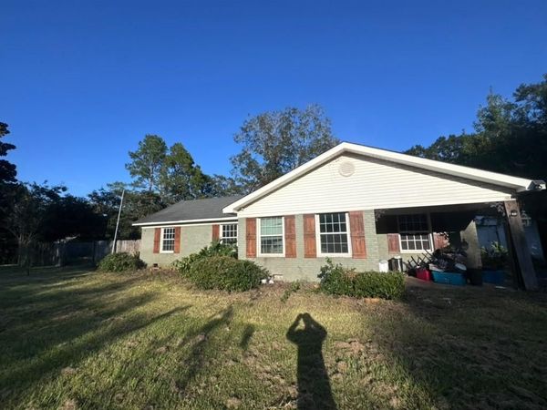 1086 N Pine Street, Loxley, AL 36551