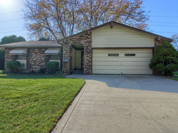 18152 Alvaro Avenue, Brownstown, MI 48193