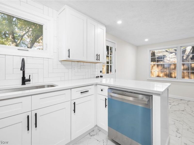 9898 Oakwood Drive , Twinsburg, OH 44087 Photo 10