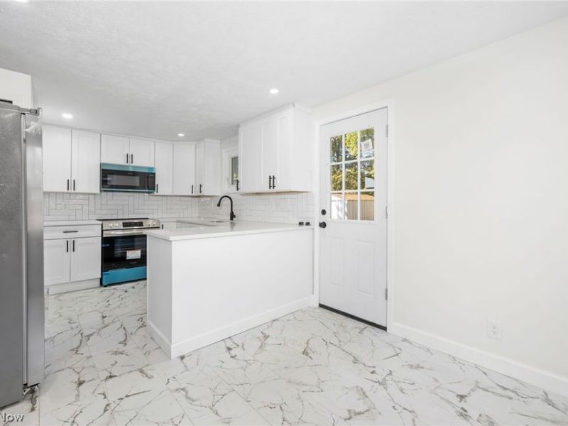 9898 Oakwood Drive , Twinsburg, OH 44087 Photo 8
