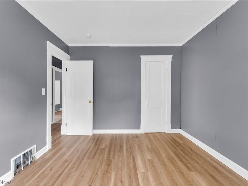 3514 Leopold Avenue, Cleveland, OH 44109 Photo 21