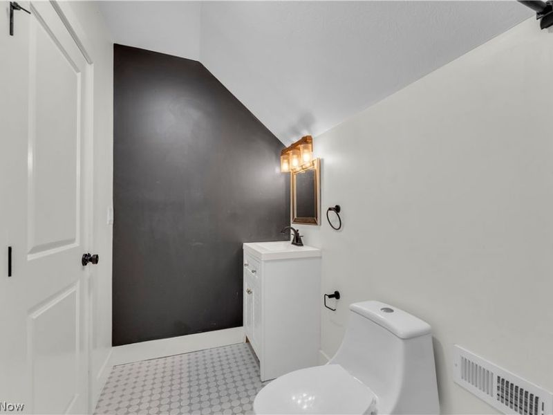 5215 Duke Avenue, Cleveland, OH 44102 Photo 15