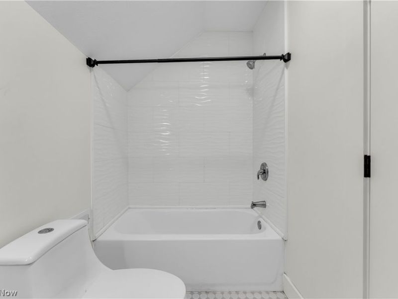 5215 Duke Avenue, Cleveland, OH 44102 Photo 17