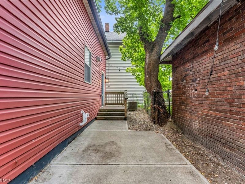5215 Duke Avenue, Cleveland, OH 44102 Photo 19