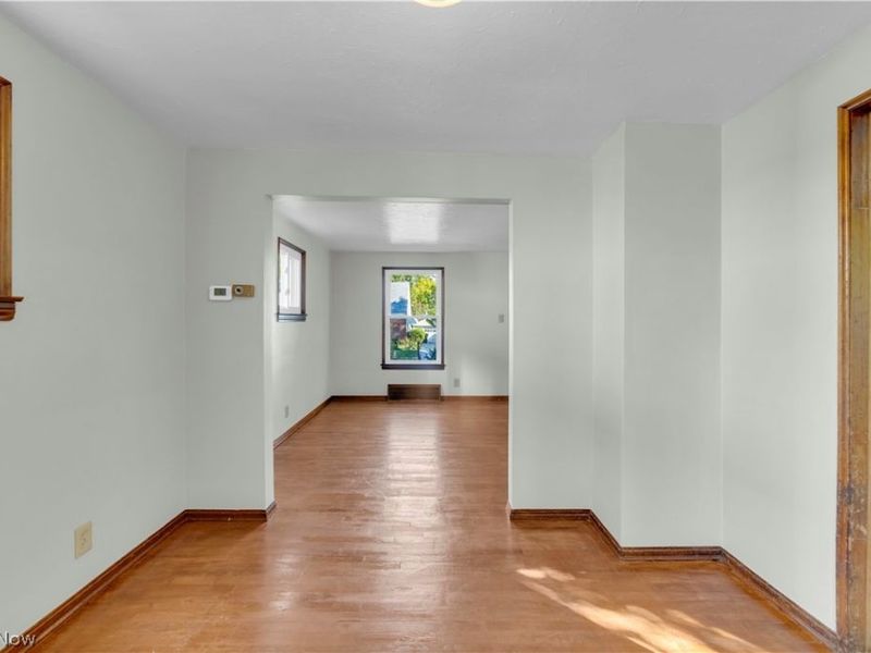 22950 Ivan Avenue , Euclid, OH 44123 Photo 11