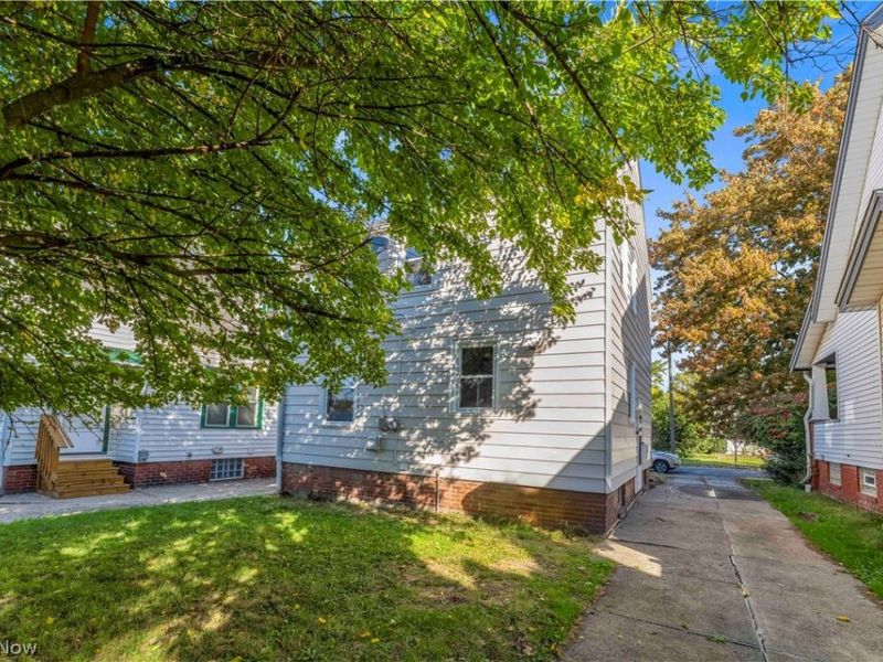 22950 Ivan Avenue , Euclid, OH 44123 Photo 23