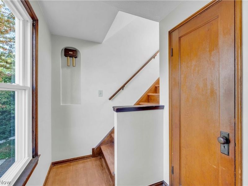22950 Ivan Avenue , Euclid, OH 44123 Photo 4
