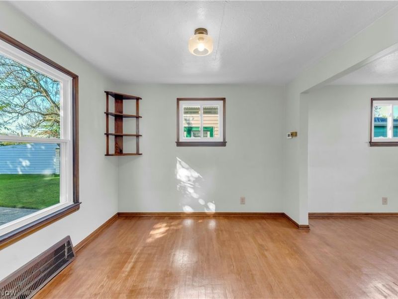 22950 Ivan Avenue , Euclid, OH 44123 Photo 7