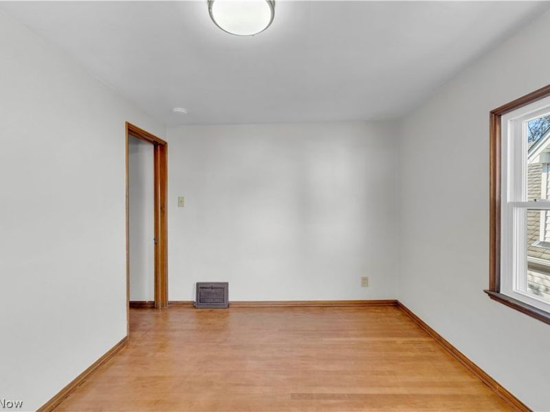 22950 Ivan Avenue , Euclid, OH 44123 Photo 8