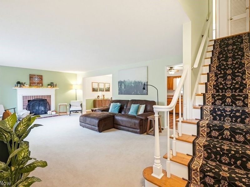 8327 Crystal Creek Road, Northfield, OH 44067 Photo 5