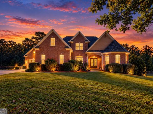 544 Arrowhead Drive, Mcdonough, GA 30252