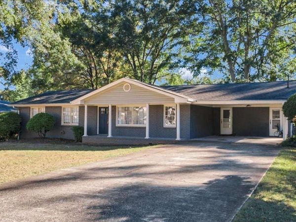 526 Pineview Drive SE, Smyrna, GA 30082